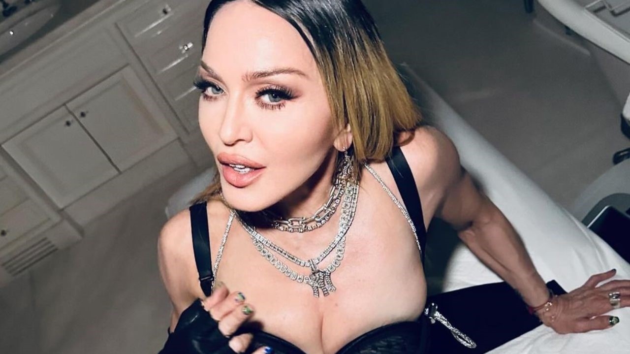 Madonna mantém mesmo esmalte usado durante passagem pelo Rio de Janeiro