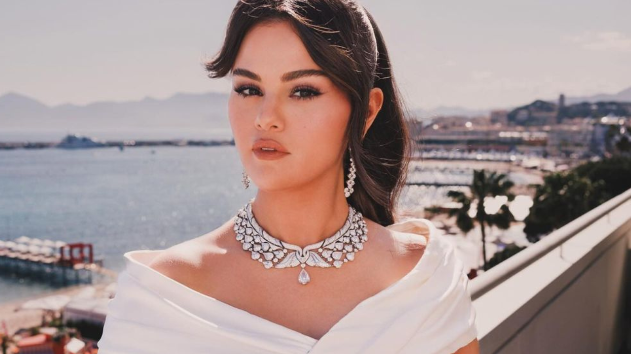 Selena Gomez vem a público defender seu namorado de comentários ruins da internet