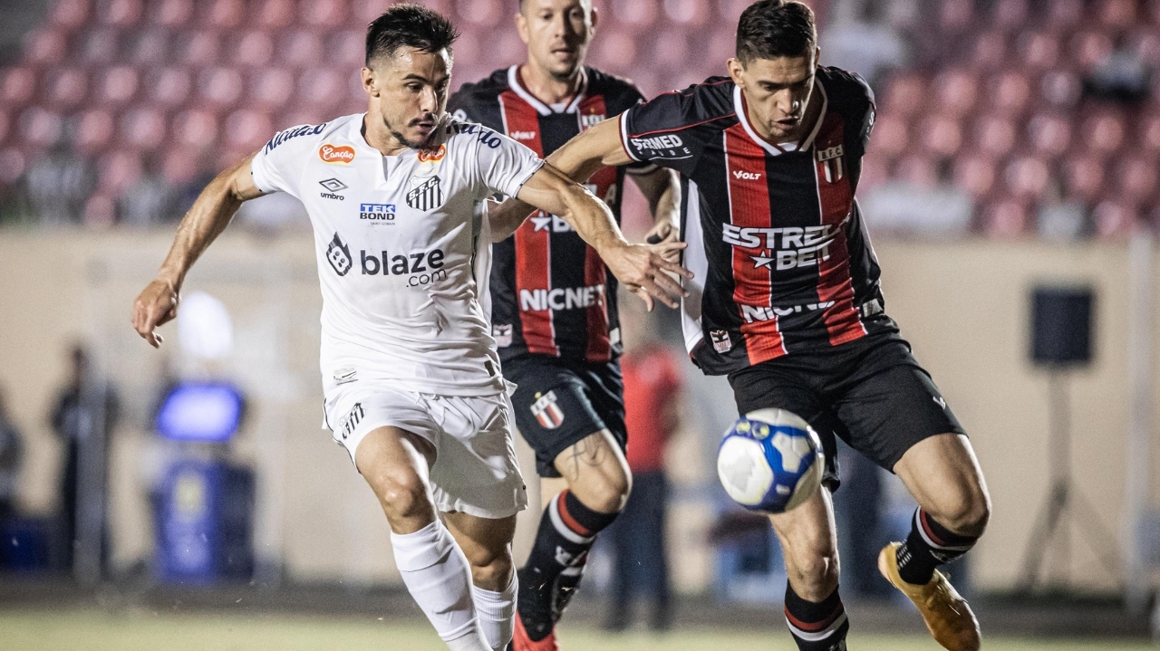 Santos perde para Botafogo-SP e torcida vaia o time ao fim do jogo
