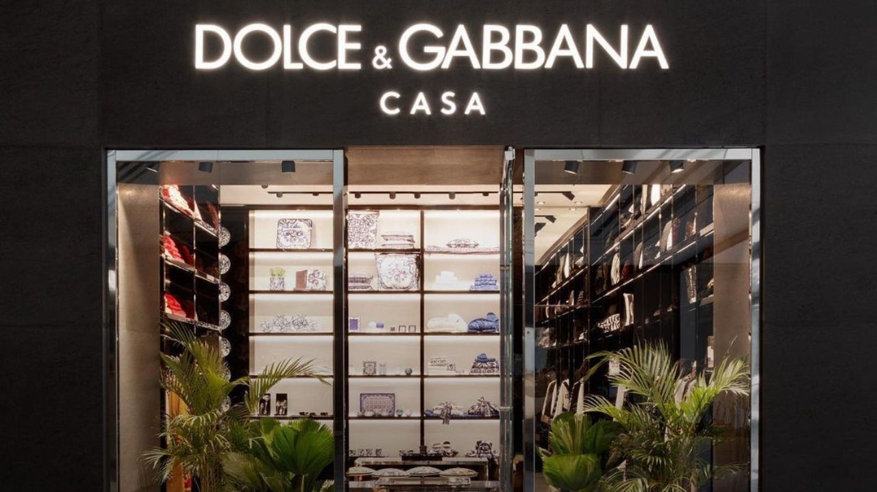 Dolce & Gabbana reinaugura boutique e lança primeira linha casa no Brasil