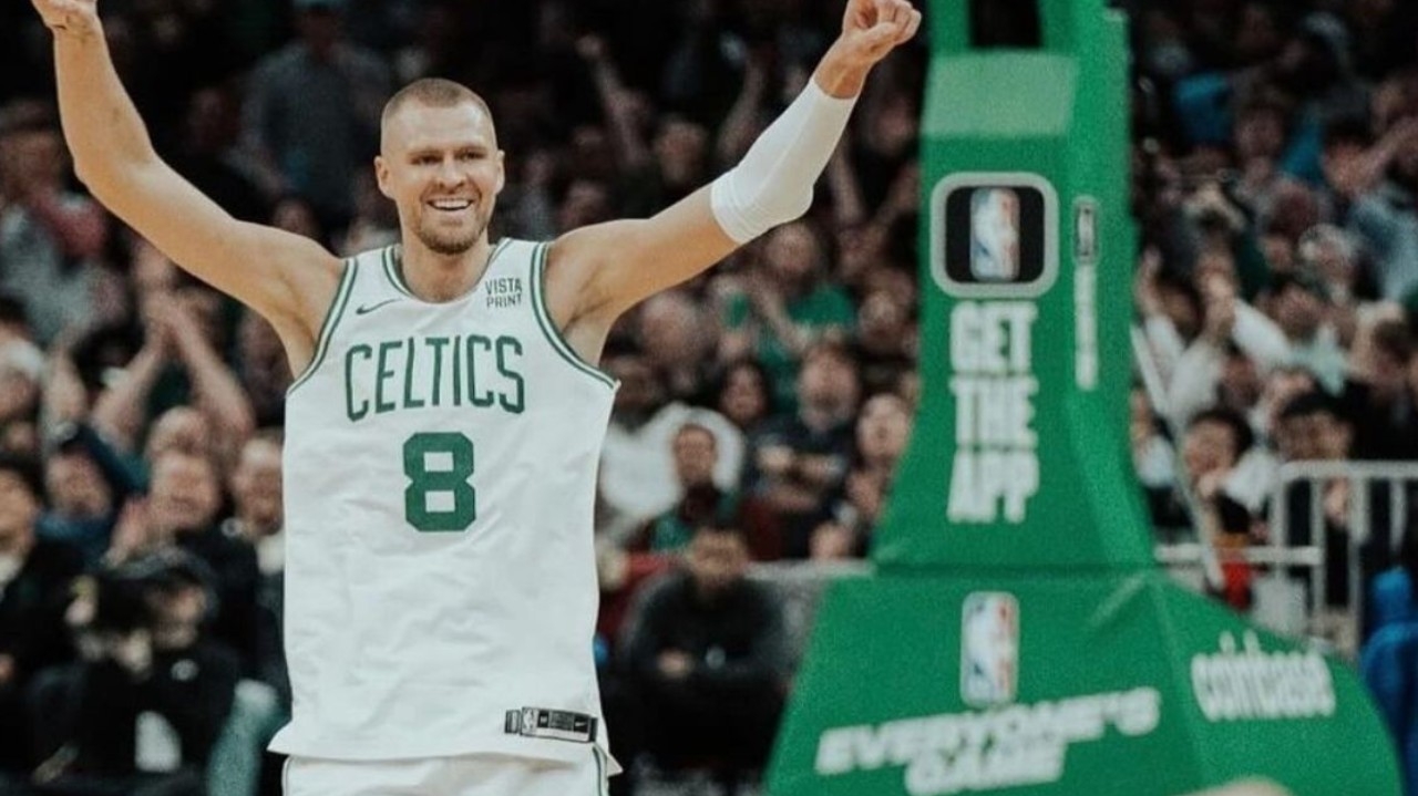 Celtics abrem 1  a 0  com direito a lei do ex e show de Porzings
