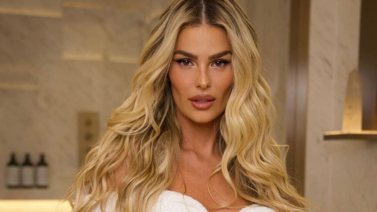 Yasmin Brunet celebra 36 anos com “Baile da Sereia” em São Paulo