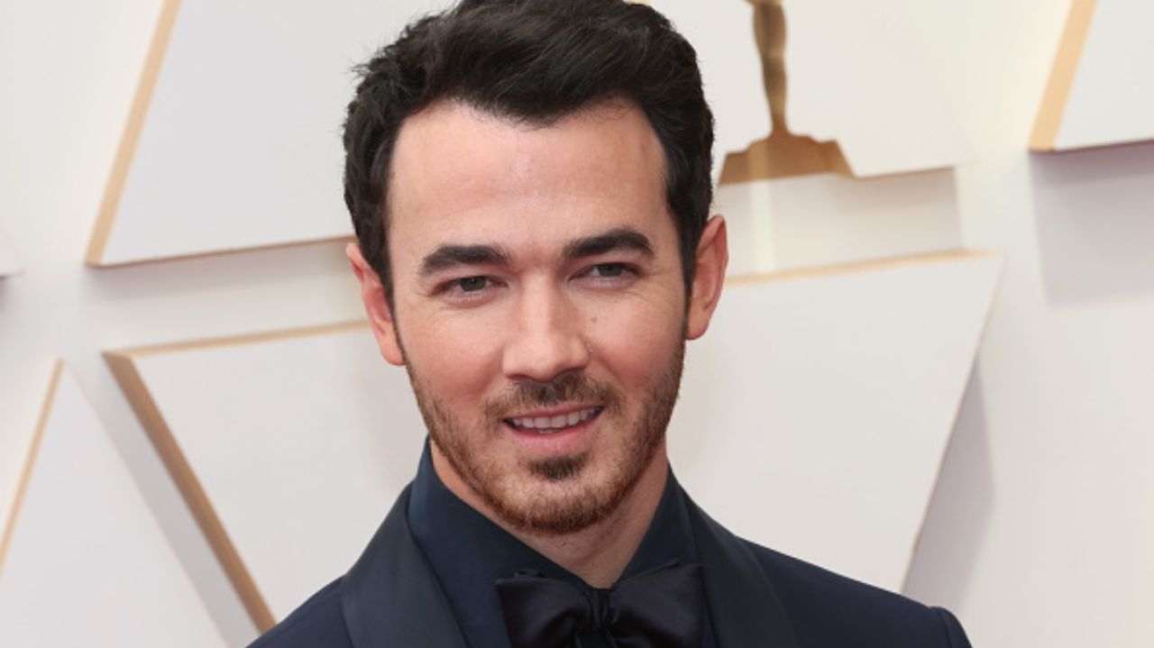 Kevin Jonas fez cirurgia para remover câncer de pele