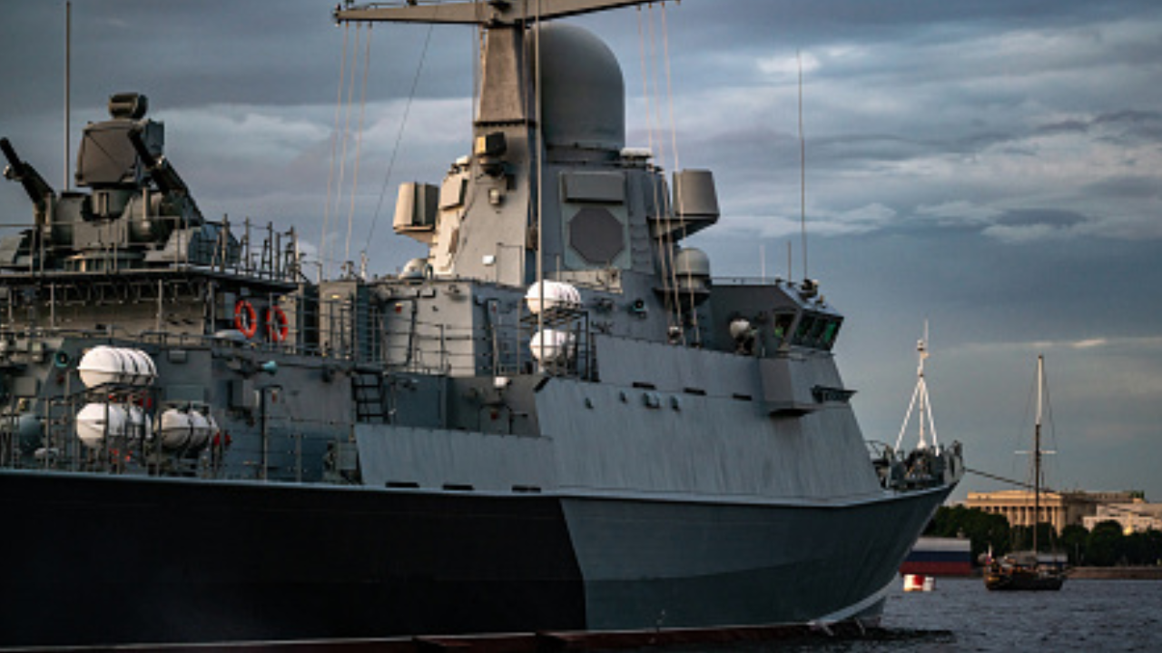 Estados Unidos enviam submarino para base em Cuba após vinda de navios russos