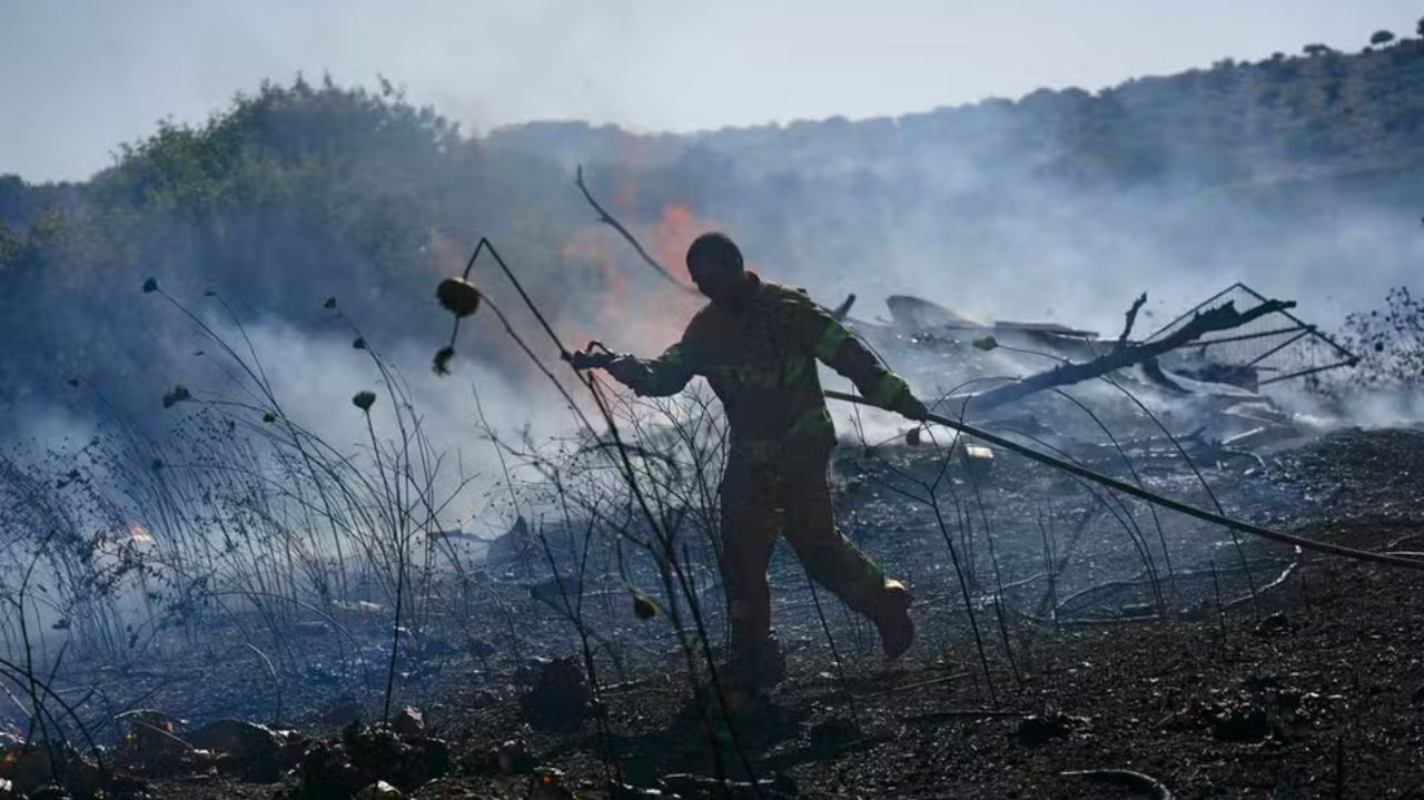 Movimento Hezbollah sofre ameaça de “guerra total” de Israel