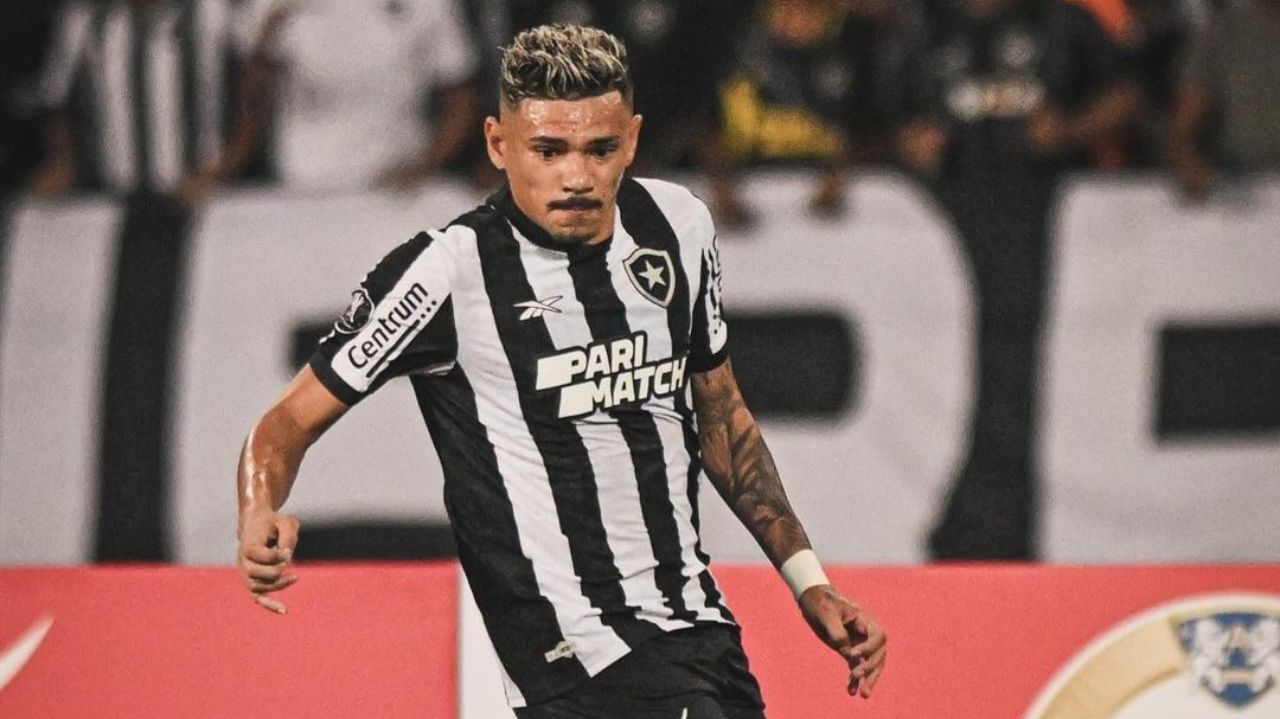 Tiquinho Soares é do Botafogo até 2026