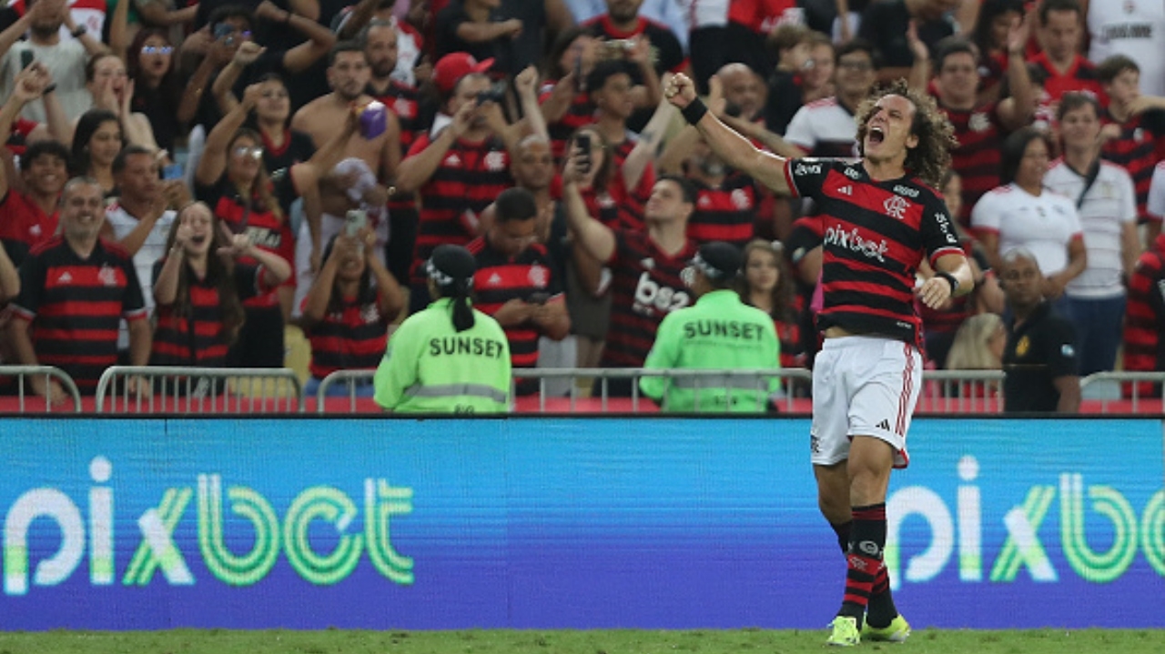 Autor do gol da vitória, David Luiz elogia o empenho do time mesmo desfalcado