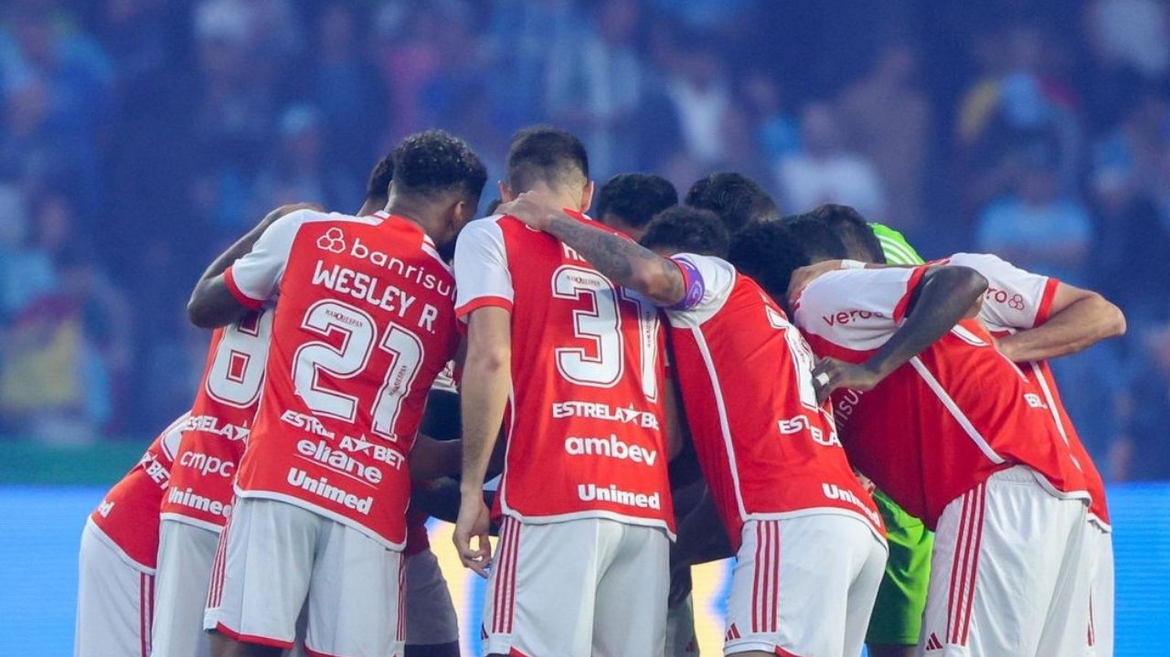 Internacional vence o GreNal e impõe a sexta derrota consecutiva do rival no brasileiro