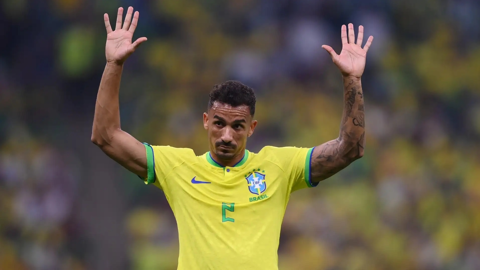 Capitão da Seleção Brasileira  discute com torcedor na partida contra Costa Rica