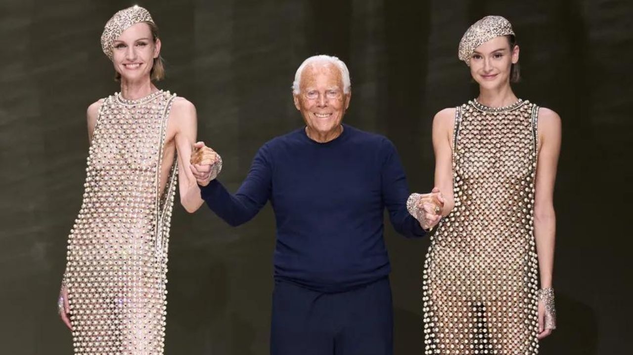 Armani Privé Couture 2024: pérolas e bordados elevam o desfile da marca