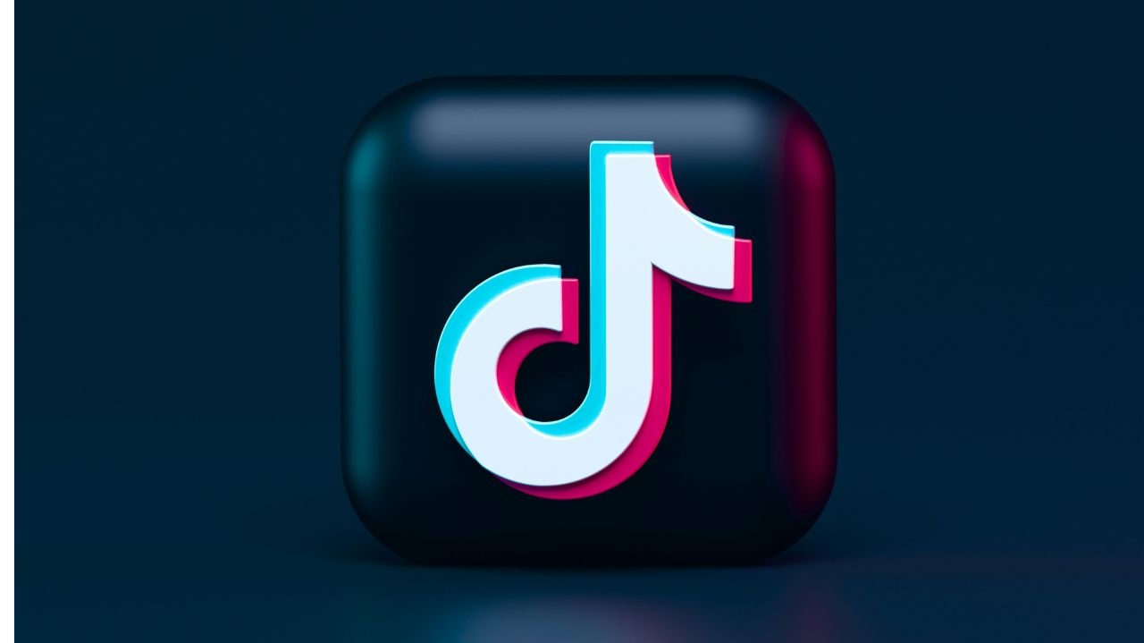 TikTok anuncia influenciadores digitais gerados por IA