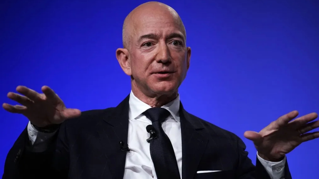 Jeffrey Bezos atinge posto de segunda pessoa mais rica do mundo
