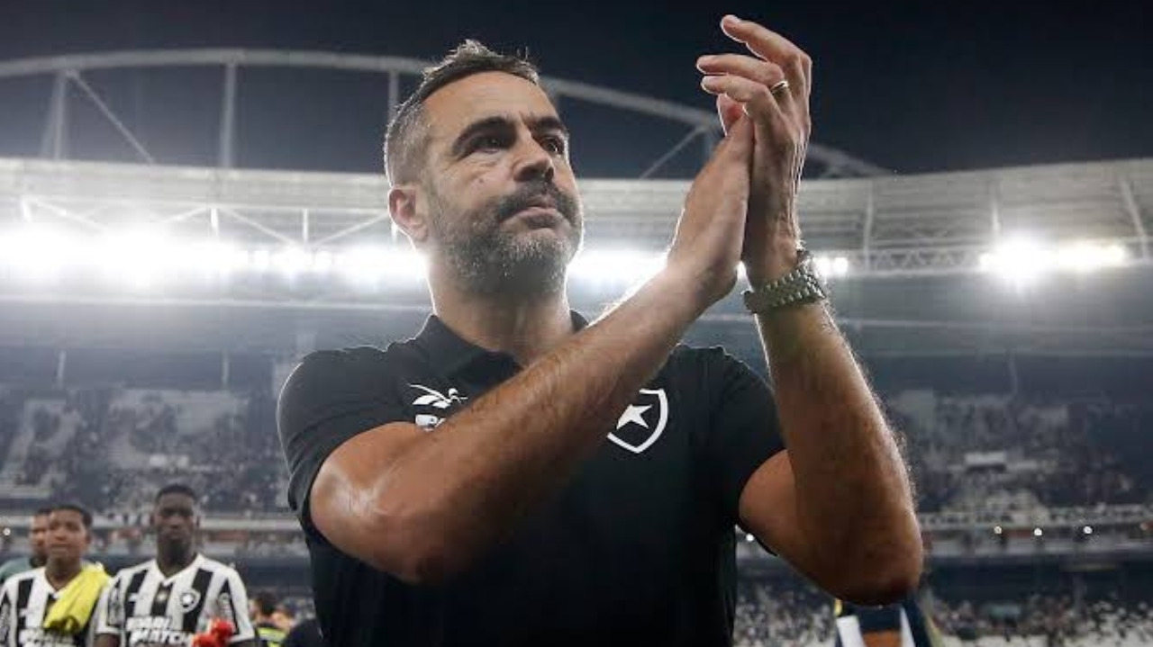 Artur Jorge procura novos reforços para a equipe do Botafogo