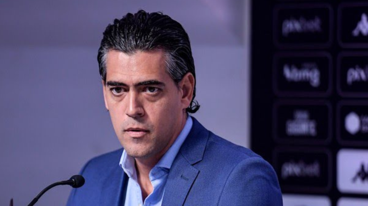 Paulo Bracks assume como diretor-executivo do Santos com foco no retorno à Série A