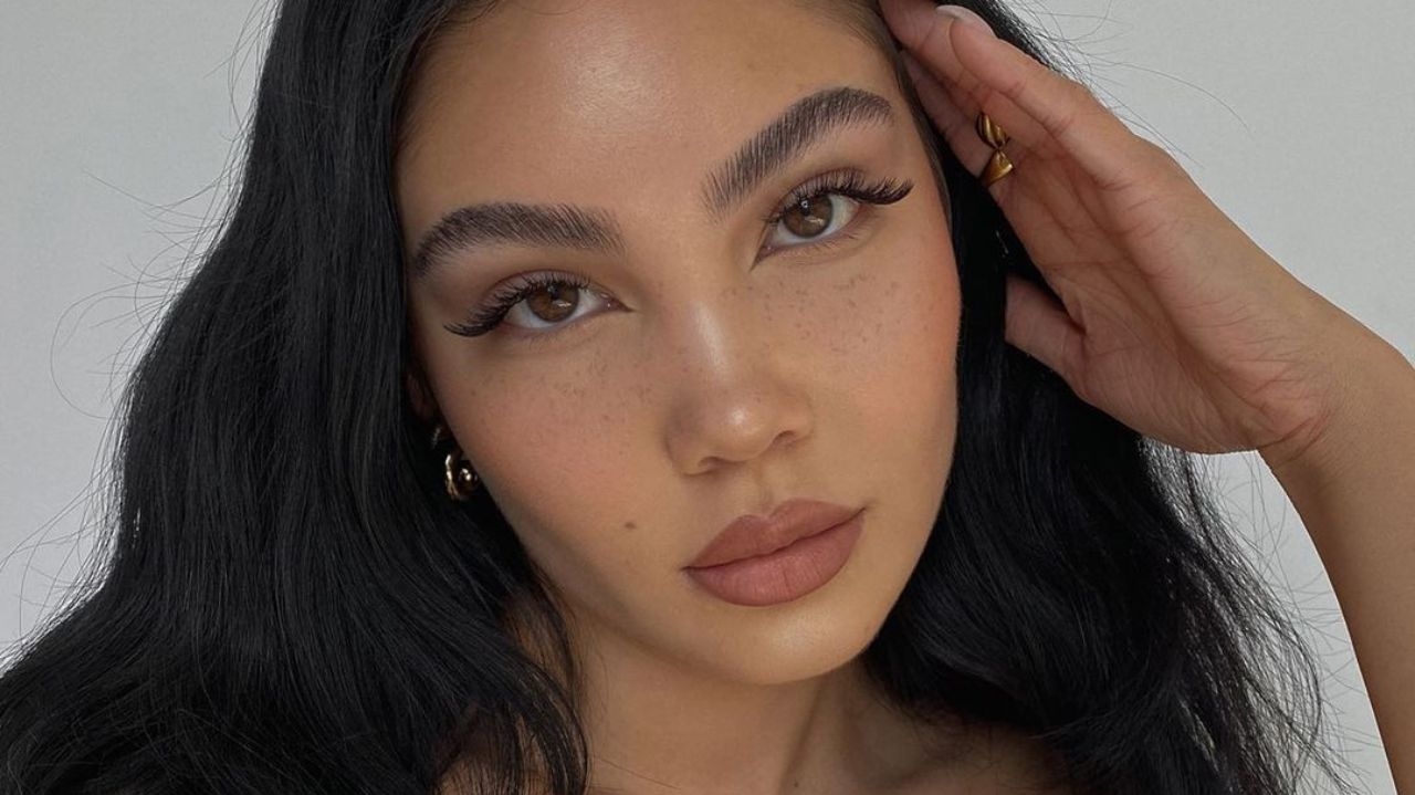 Eyebrow Blindness: entenda a nova trend do TikTok