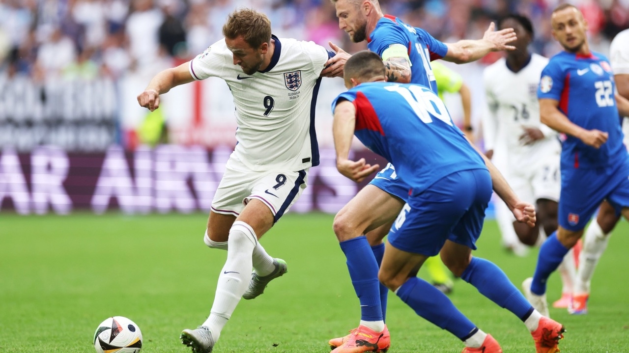 Com virada emocionante, Inglaterra se classifica na Eurocopa