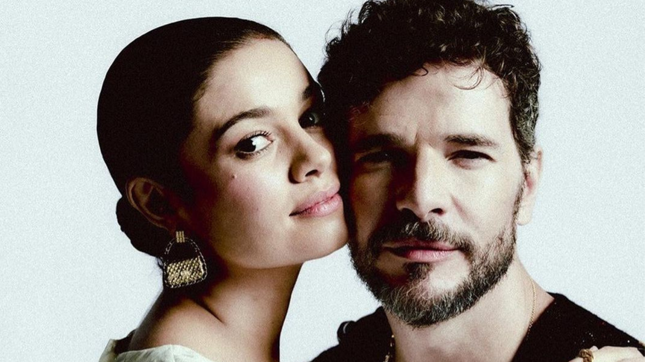 Daniel de Oliveira assiste ao show de sua ex-esposa Sophie Charlotte