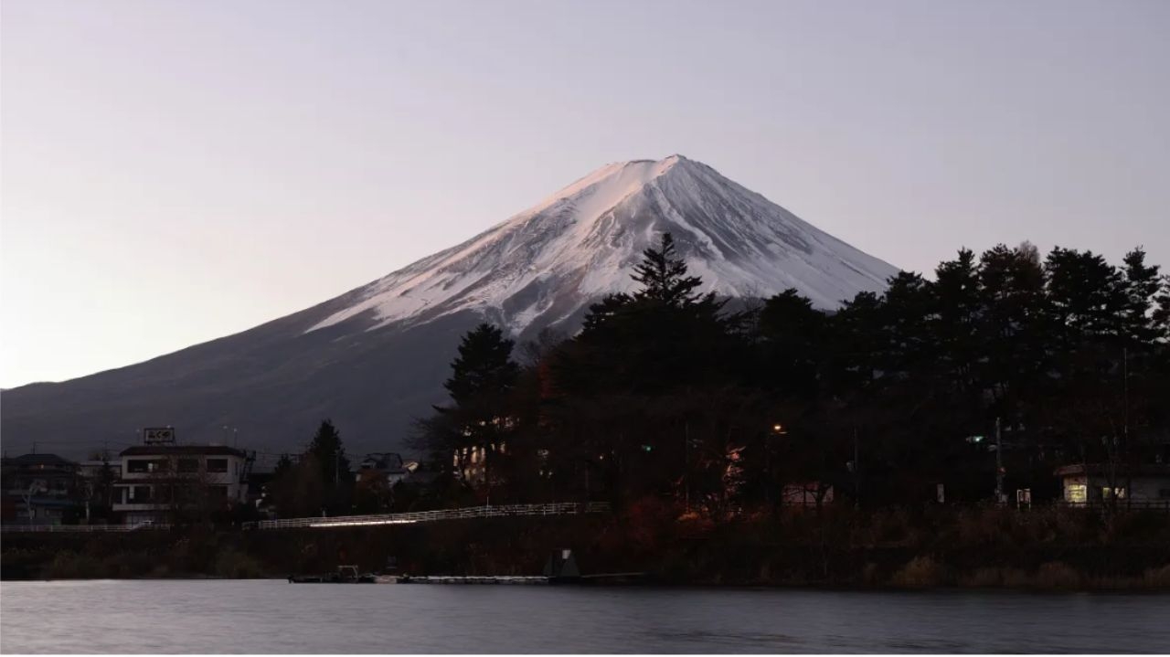 Monte Fuji passa a cobrar entrada no parque para evitar superlotação de turistas