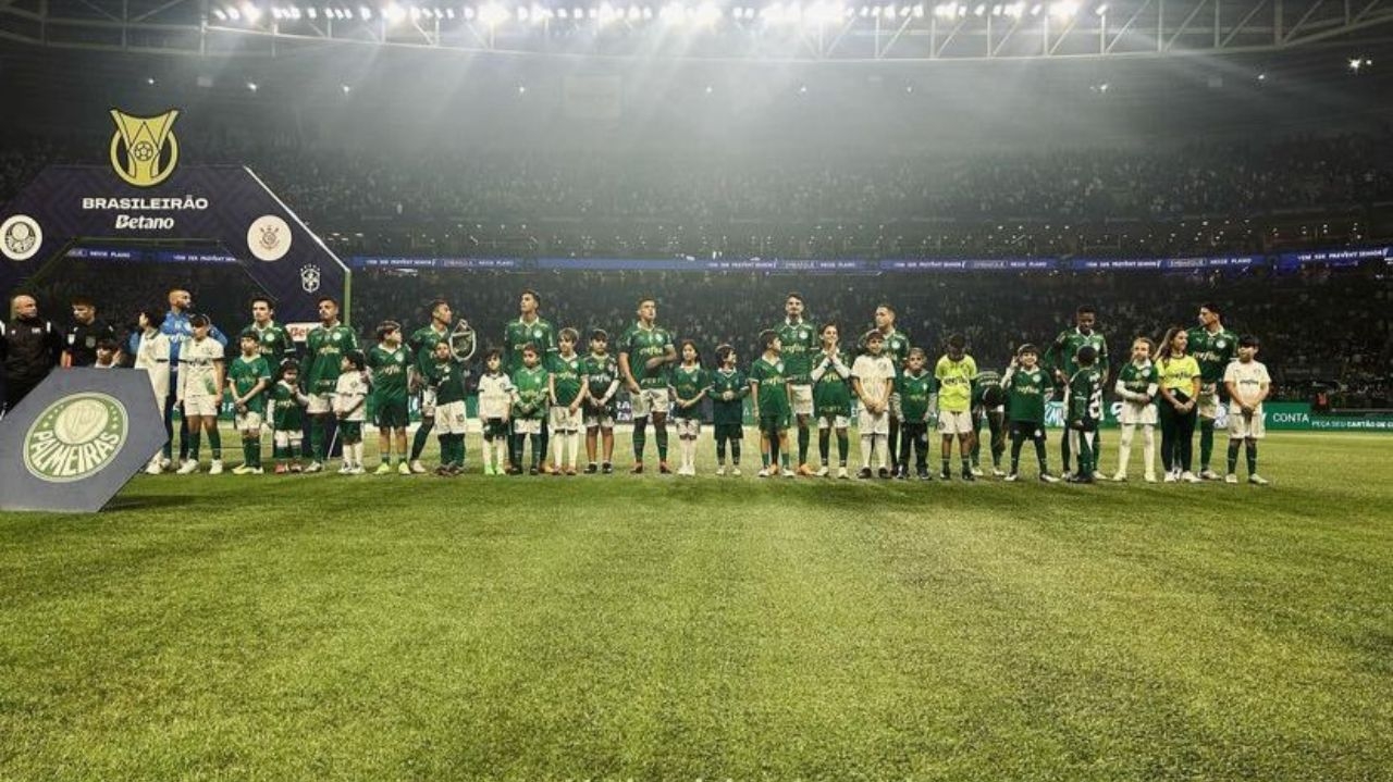 Palmeiras vence Dérbi e se aproxima da liderança do campeonato