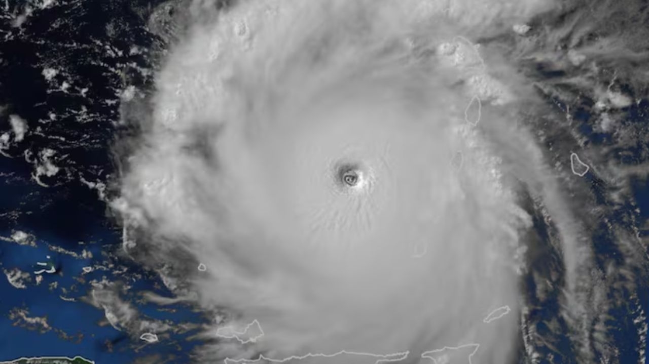 Furacão Berly mata 6 pessoas ao atingir solo com categoria 5