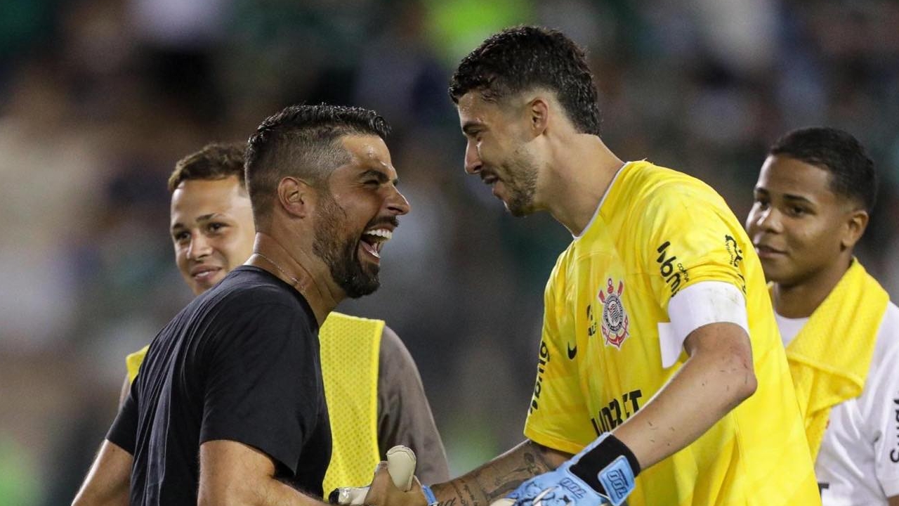 António Oliveira não é mais técnico do Corinthians