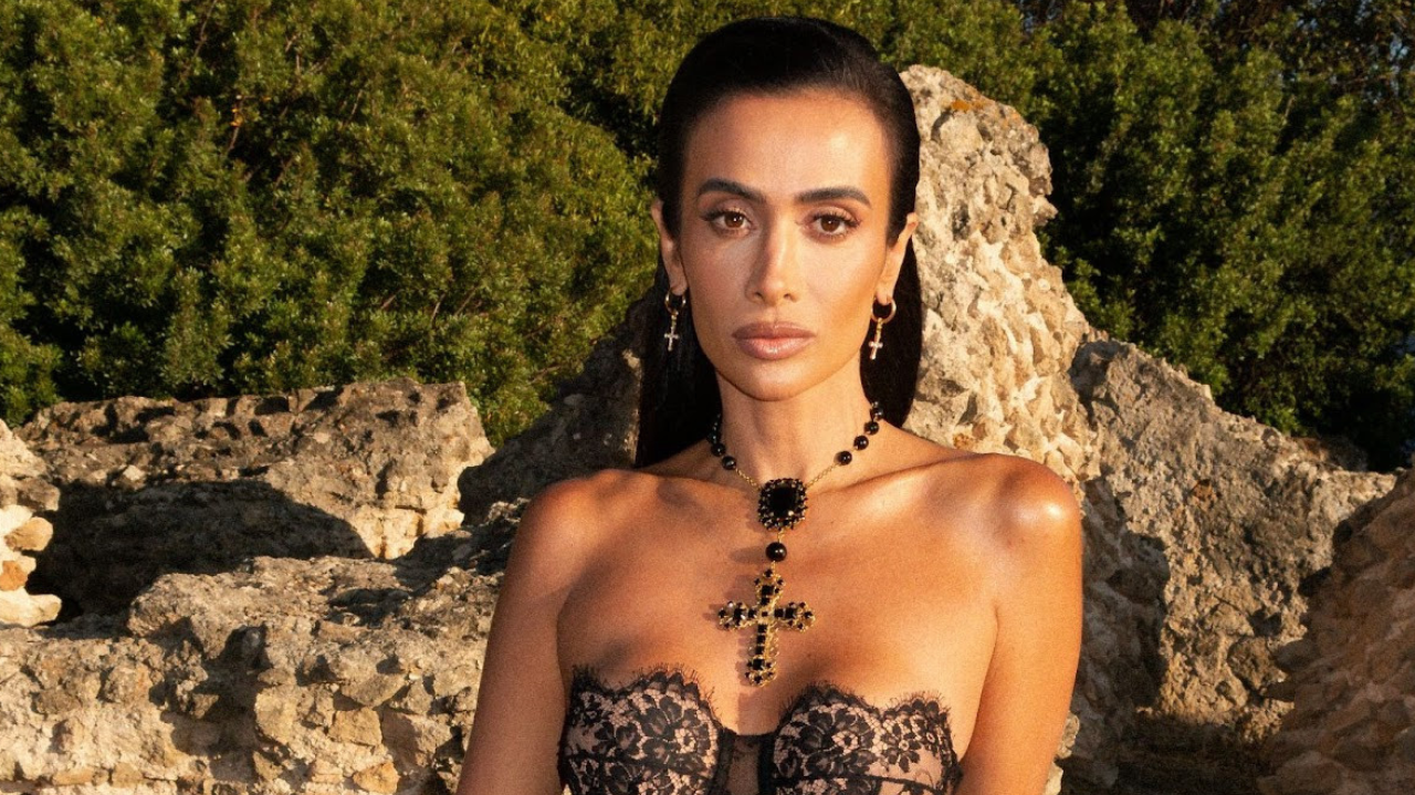 Silvia Braz brilha em Alta moda da Dolce&Gabbana