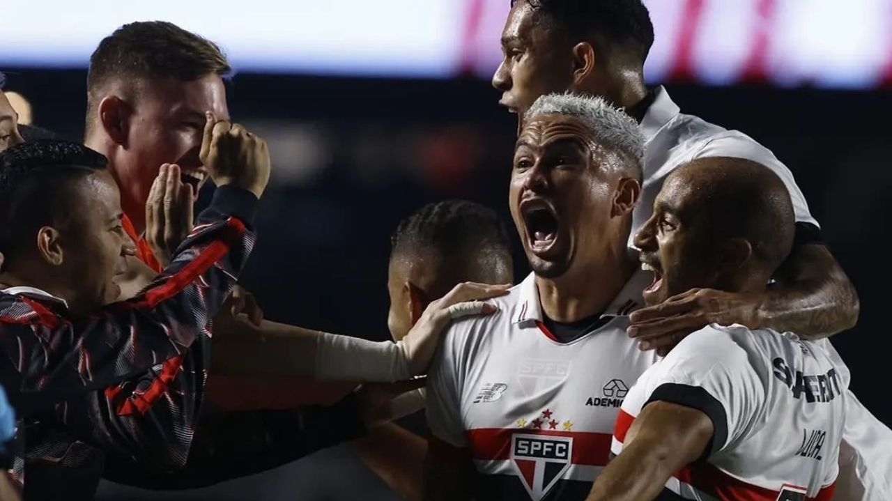 Com Luciano suspenso, Zubeldía conta com três candidatos para a posição