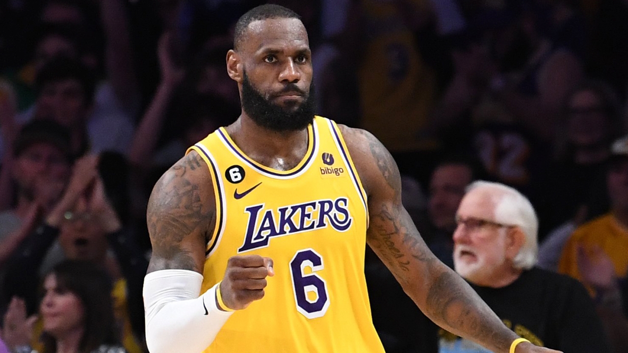 LeBron James fecha novo contrato com os Lakers por mais de meio bilhão de reais