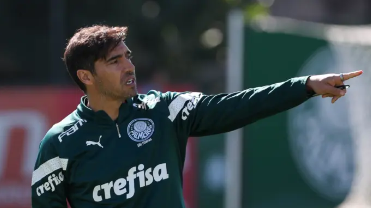 Abel Ferreira recebe nova sondagem de clube árabe