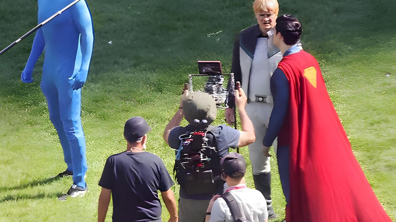 Imagens do set de “Superman” revelam Nathan Fillion como Lanterna Verde
