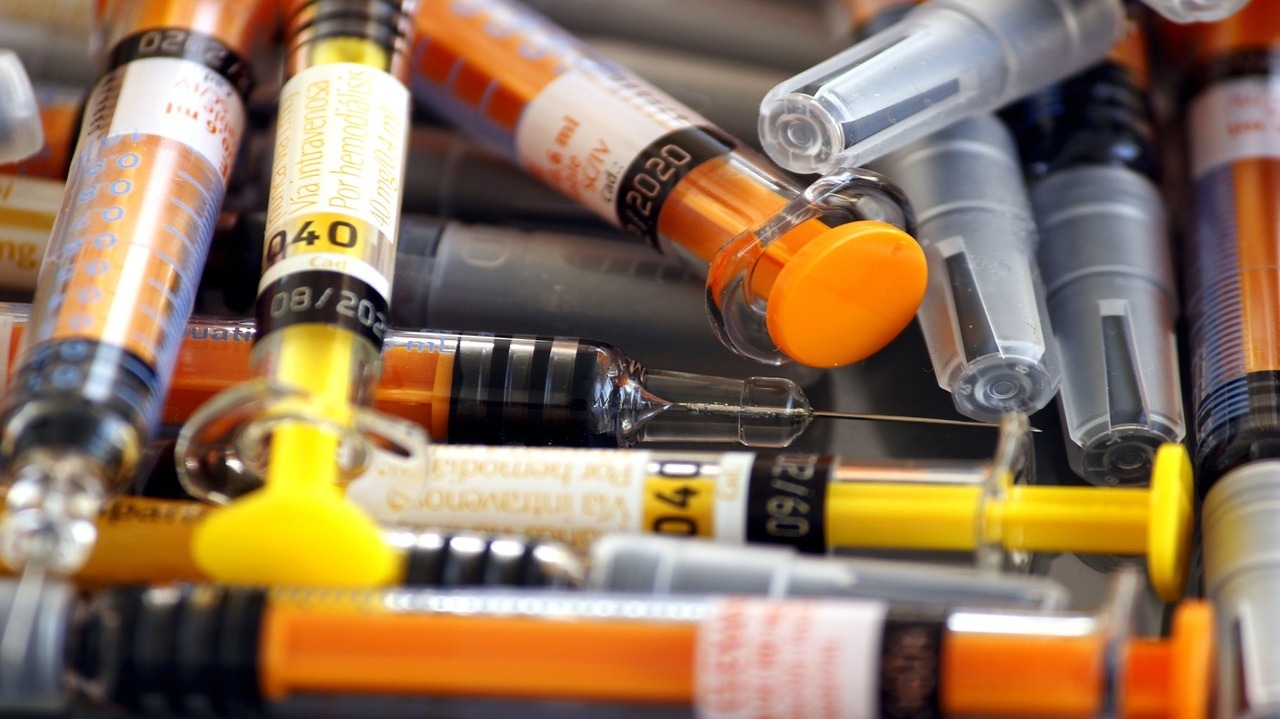 Médica aponta os riscos do PMMA