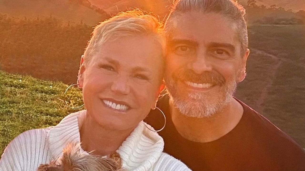Xuxa declara que toparia ter um relacionamento aberto com Junno e agita a web
