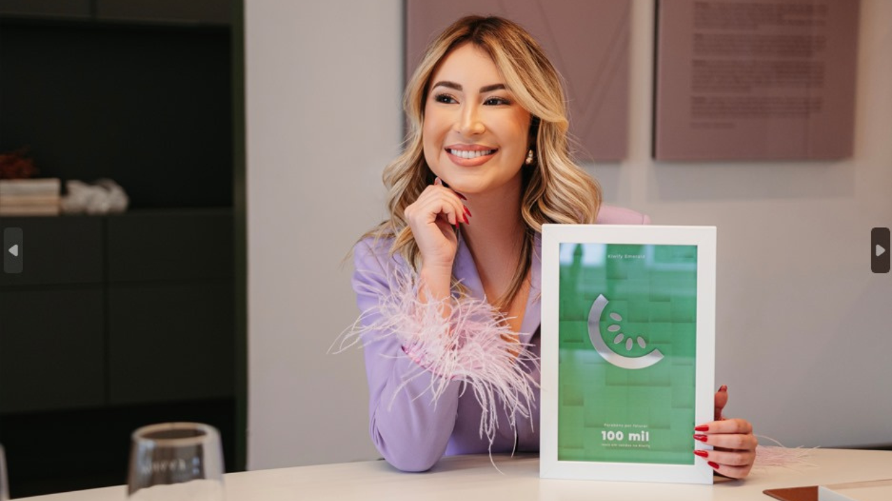 De Sacoleira em SP a Empreendedora de Sucesso no Digital: Jéssica Tomé Fatura R$ 50 Mil Mensais