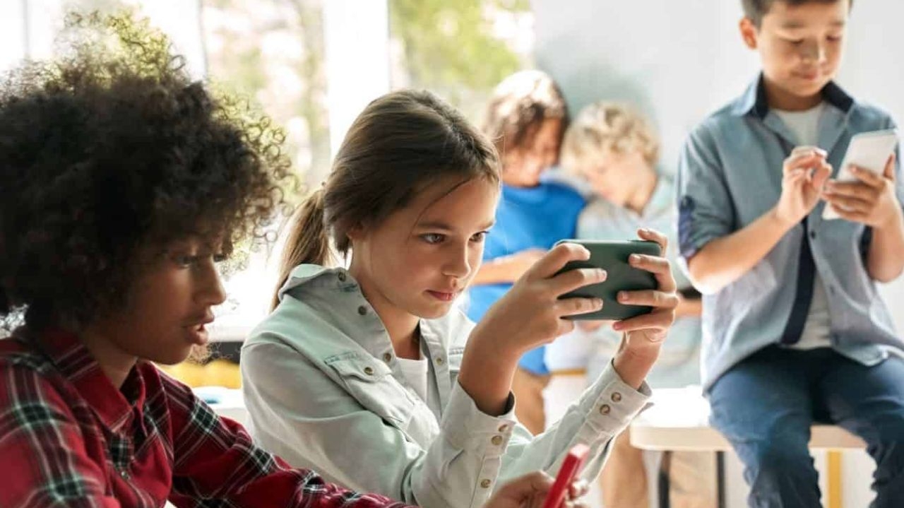 Nova York aprova leis direcionadas ao uso menos viciantes de redes sociais para crianças