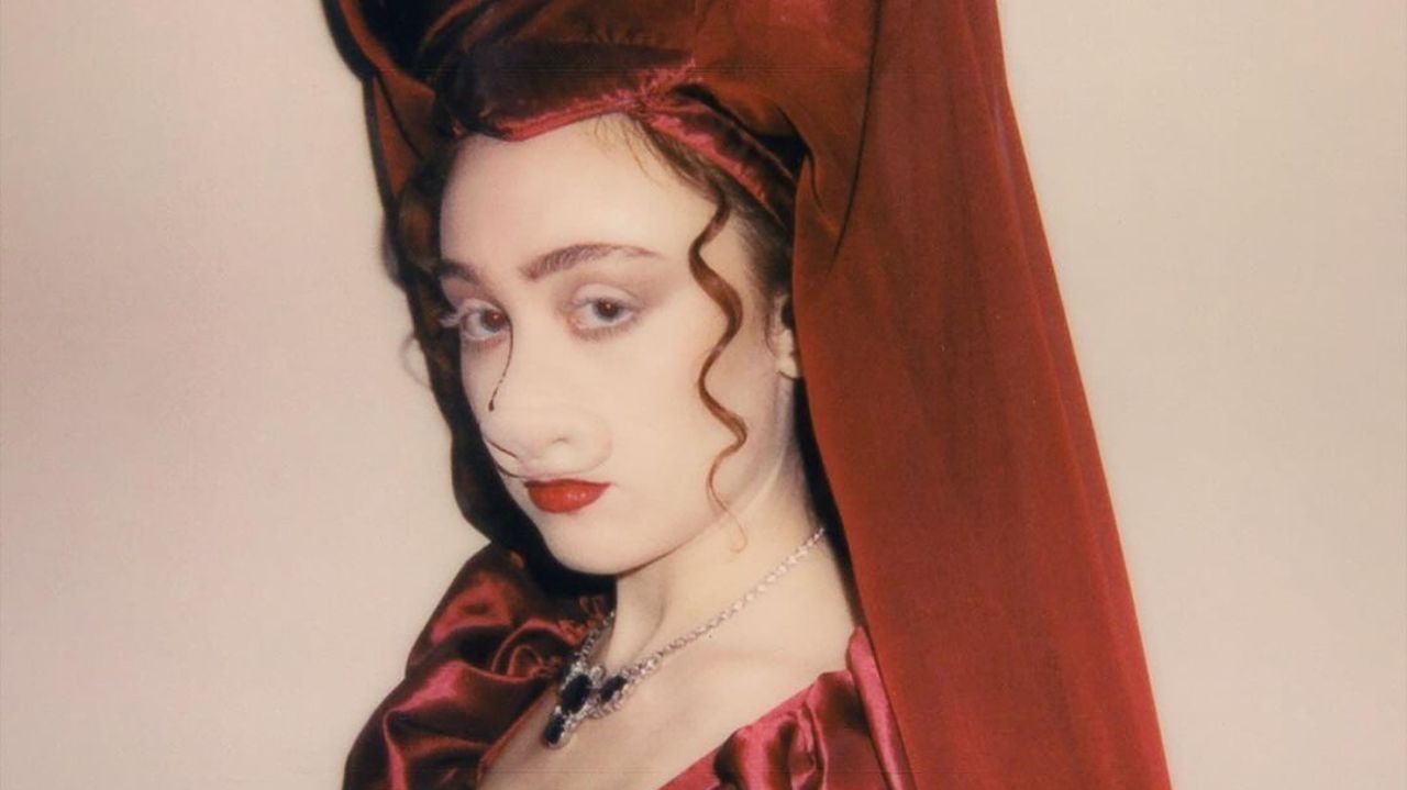 “Good Luck, Babe”: Chappell Roan entra no Top 10 da Billboard 100 pela 1ª vez