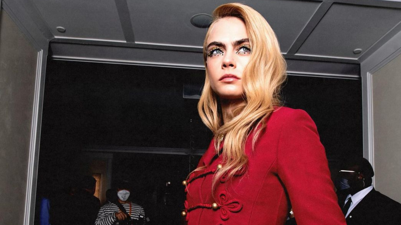 Cara Delevingne revela idade em que  ficou bêbada pela primeira vez