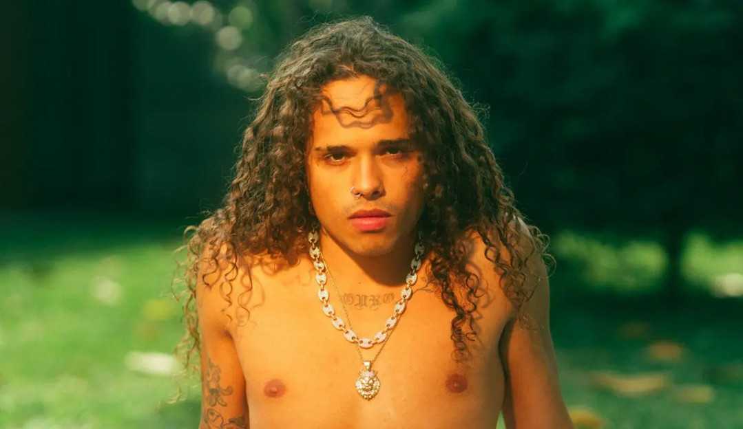 Vitão manda recado para haters: ‘Já me calei demais, não quero mais engolir vocês’