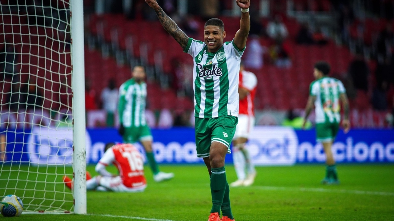 Juventude vence Internacional em virada no Beira-Rio