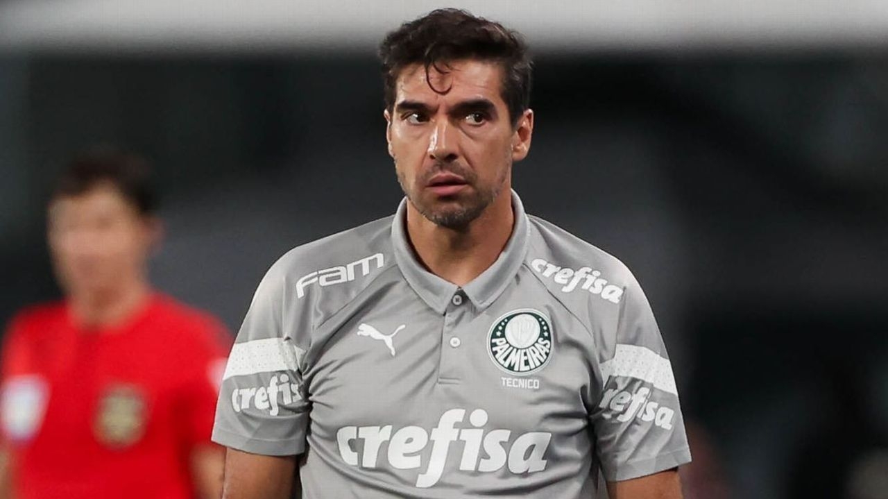 Abel Ferreira é acusado de usar falas xenofóbicas contra indígenas