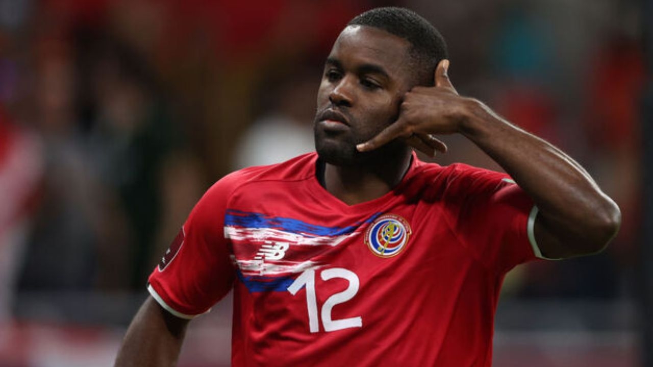 Joel Campbell, atacante costarriquenho, chega ao Atlético Goianiense