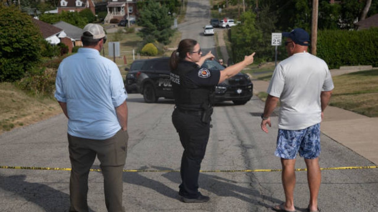 Polícia encontra explosivos no carro do atirador do atentado contra Trump