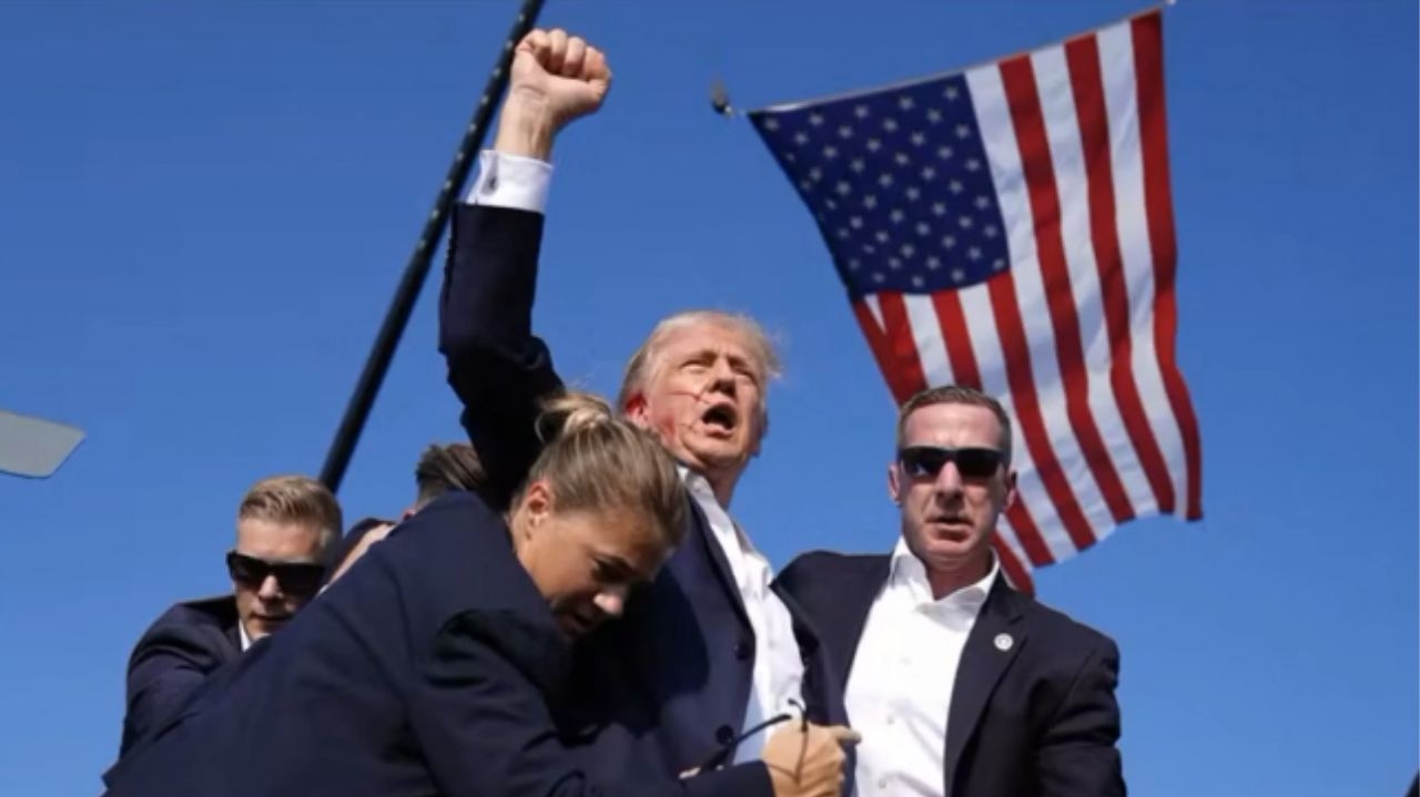 Foto de atentado contra Trump se destaca pela força simbólica