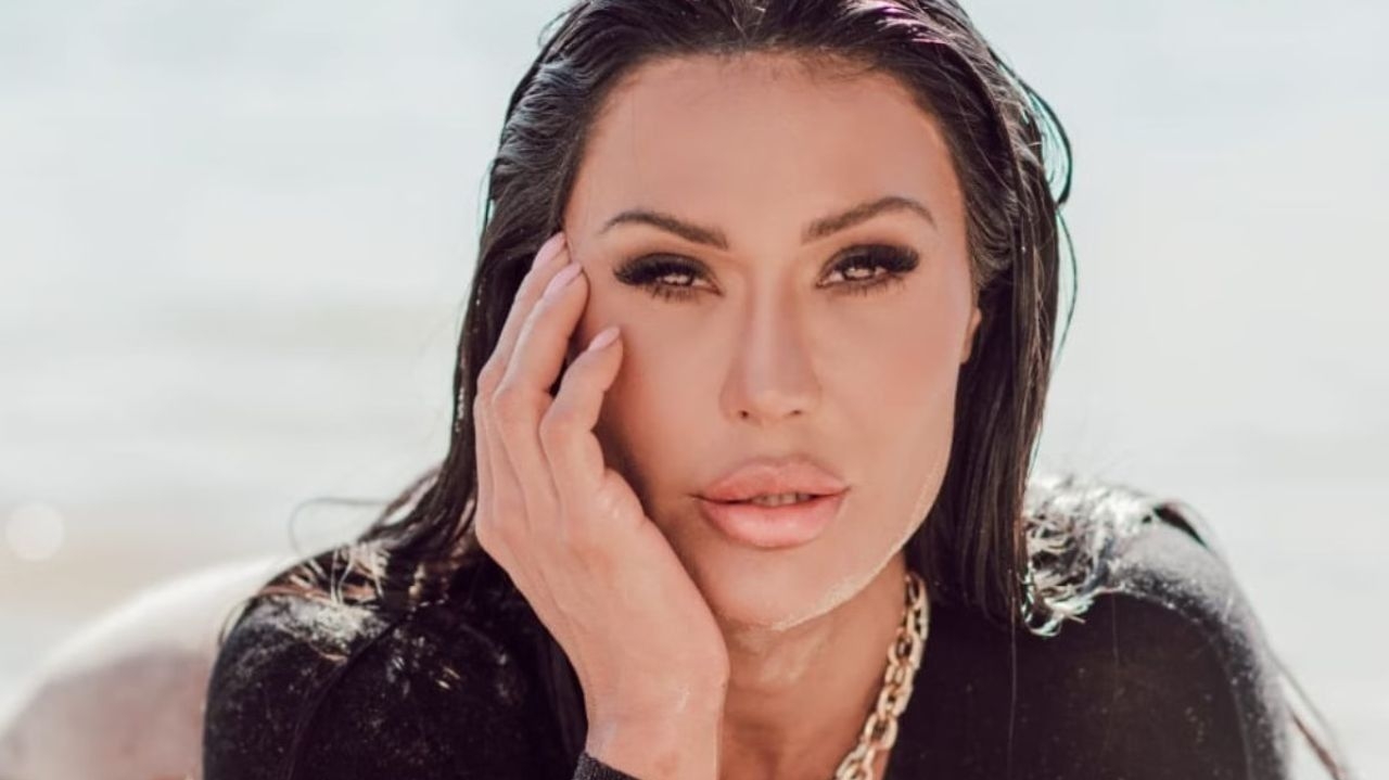 Gracyanne Barbosa responde críticas sobre foto polêmica