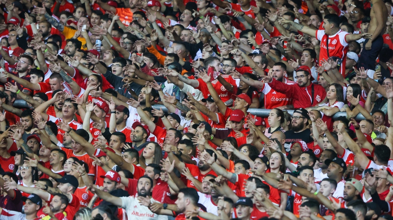 Inter ainda sem treinador, joga contra o Rosario Central pela Sul-Americana na Argentina