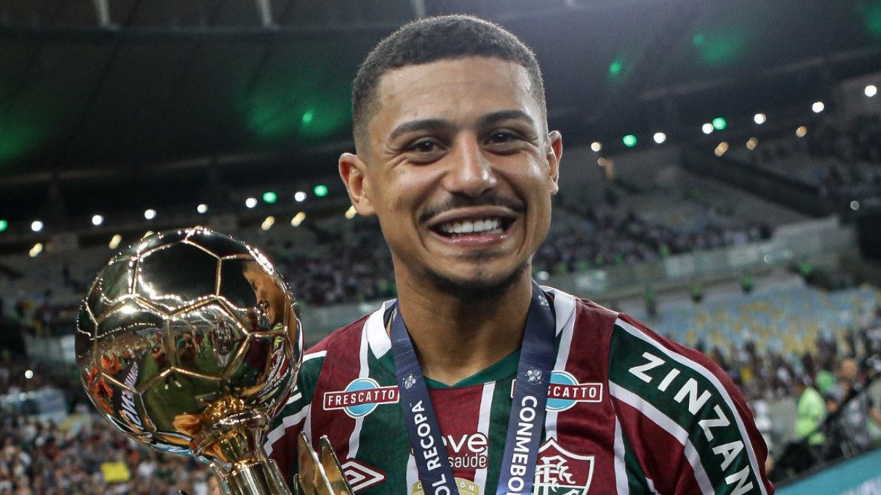 Fluminense avança na venda do volante André para o time inglês Fulham