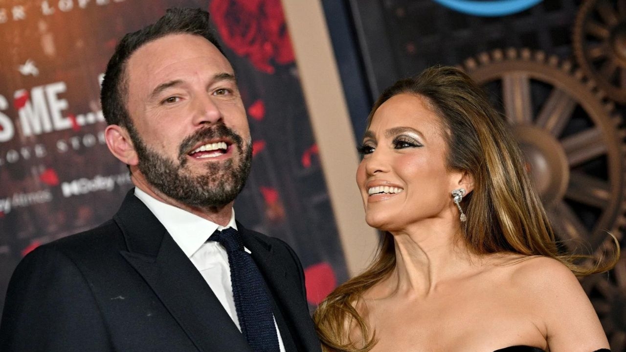 Jennifer Lopez e Ben Affleck passam aniversário de casamento separados