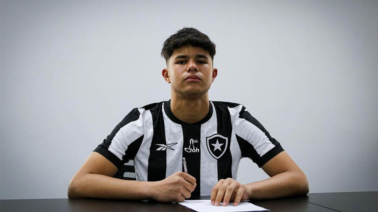 Botafogo fecha a contratação de Bruninho Samudio, filho do ex-goleiro Bruno e Eliza Samudio