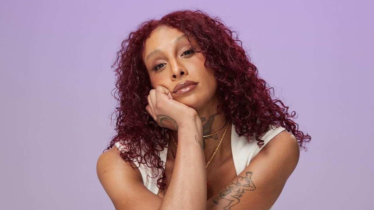 Linn da Quebrada volta para as redes sociais: “morro e renasço”