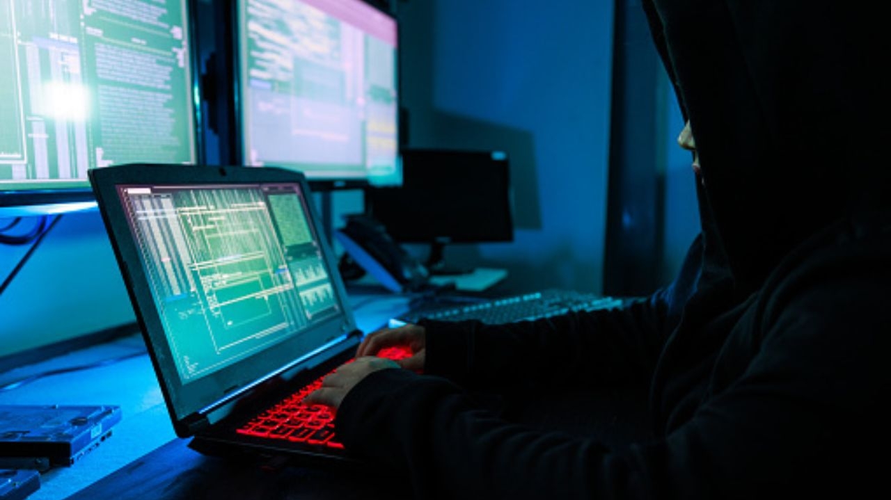 Após apagão cibernético hackers utilizam links falsos para capturar dados pessoais de usuários