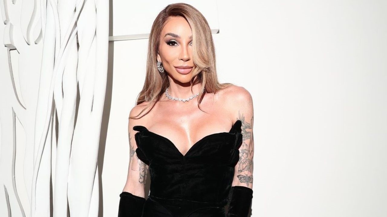 Maya Massafera veste Thierry Mugler em evento no Rio de Janeiro